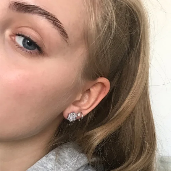 Pretty Hexagon Sparkling Earrings - Picture 3 of 3